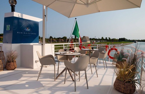 Lignano Sabbiadoro House | Cosy apartment in villa for 6 guests with pool, A/C, WIFI, TV, terrace and pets allowed