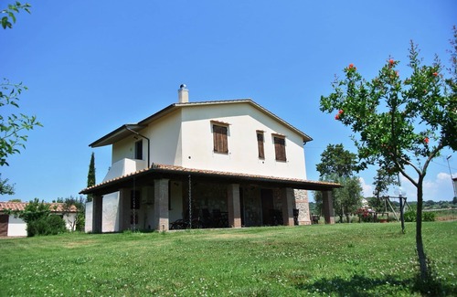 Magliano in Toscana Apartment | Cosy apartment for 4 guests with TV and pets allowed