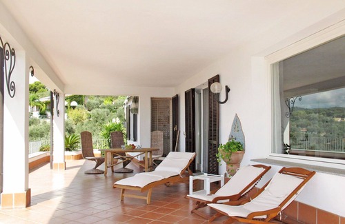 Monade Santa Lucia Villa | Cosy apartment in villa for 8 guests with pool, WIFI, TV, patio, pets allowed and panoramic view