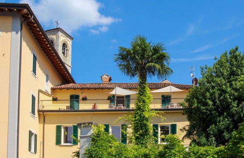 Porto Valtravaglia Apartment | Cosy apartment for 4 guests with WIFI and TV