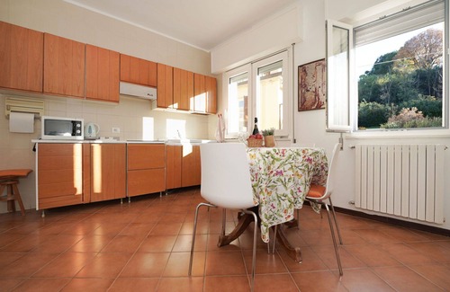 Porto Valtravaglia Apartment | Cosy apartment for 4 guests with WIFI and balcony