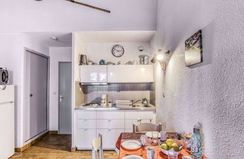 Les Lecques Apartment | Cosy apartment for 4 guests with WIFI, TV, terrace and pets allowed