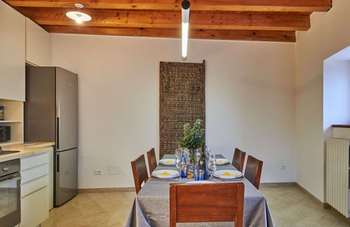 Caprino Veronese House | Cosy apartment in villa for 6 people with WIFI, TV, patio and parking