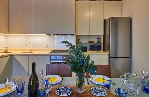 Caprino Veronese House | Cosy apartment in villa for 6 people with WIFI, TV, patio and parking