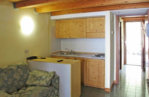 Limone sul Garda Apartment | Cosy apartment for 4 people with WIFI, pool, A/C, hot tub, TV and terrace