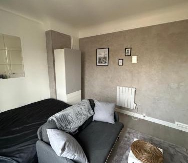 Faubourg de l'Arche Apartment | cosy apartment - 15 min from paris