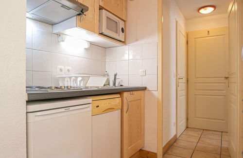 Aussois Apartment | Cosy apartment at the foot of the slopes with pets allowed