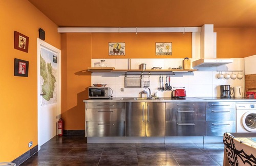 Busturia Apartment | Cosy apartment for 4 guests with WIFI, TV and patio