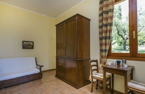 Cerreto Guidi Apartment | Cosy apartment for 4 guests with pool, WIFI, A/C, TV and pets allowed