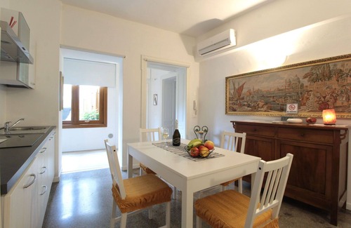 Valdobbiadene Apartment | Cosy apartment for 2 people with WIFI, A/C, TV and balcony