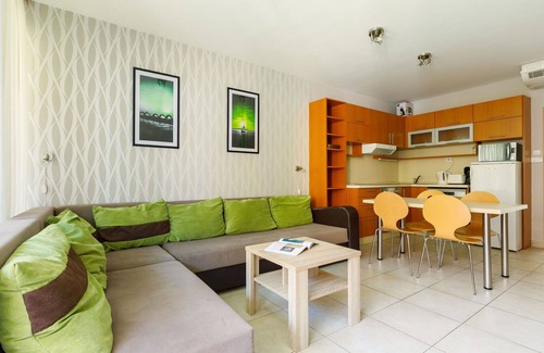 Balatonoszod Apartment | Cosy apartment for 5 guests with WIFI, A/C, TV and balcony