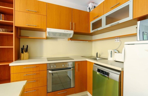 Balatonoszod Apartment | Cosy apartment for 5 guests with WIFI, A/C, TV and balcony