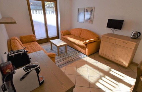 Campodolcino Apartment | Cosy apartment for 4 guests with WIFI, TV, terrace and pets allowed