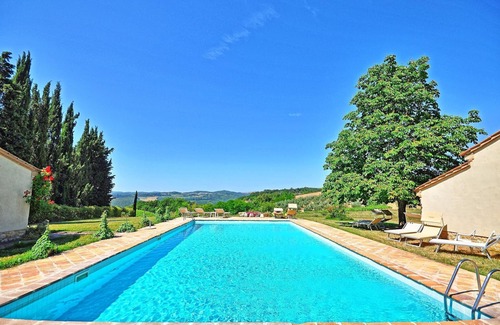 San Gimignano Apartment | Cosy apartment for 2 people with A/C, WIFI, pool, TV, patio and panoramic view
