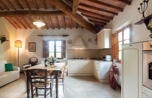 San Gimignano Apartment | Cosy apartment for 4 people with pool, A/C, WIFI, pets allowed and panoramic view