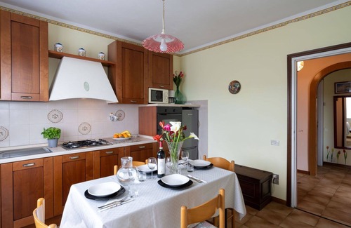 Dolcedo Apartment | Cosy apartment for 10 guests with WIFI, private pool, TV and patio