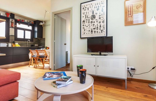 Gracia Apartment | Cosy apartment for 2 guests with WIFI, TV, terrace, panoramic view and parking