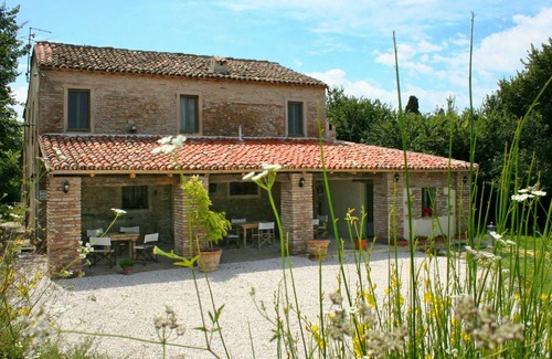 Granarola Apartment | Cosy apartment for 2 people with WIFI, A/C, pool, TV, patio, pets allowed and panoramic view