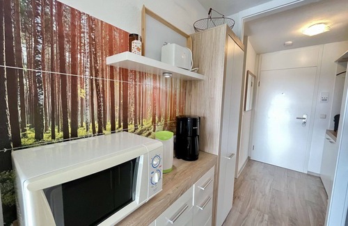 Loffingen Apartment | Cosy apartment for 3 people with pool, WIFI, TV, balcony and parking