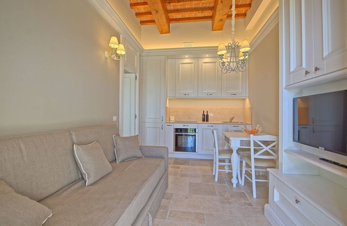 Cerreto Guidi Apartment | Cosy apartment for 3 guests with pool, WIFI, A/C, TV and panoramic view