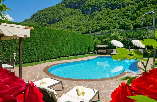 Merano Apartment | Cosy apartment for 3 people with WIFI, pool, TV, balcony and pets allowed
