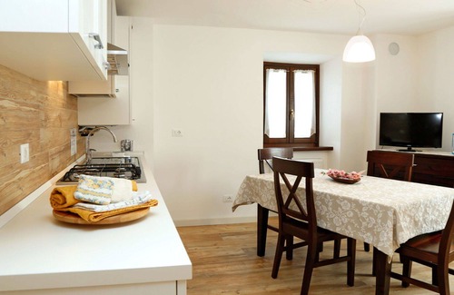 Raveo Apartment | Cosy apartment for 3 people with WIFI, TV and patio