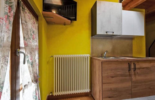 Prata Camportaccio Apartment | Cosy apartment for 3 people with WIFI, A/C, TV, patio and pets allowed