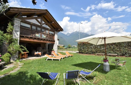 Prata Camportaccio Apartment | Cosy apartment for 3 people with WIFI, A/C, TV, patio and pets allowed