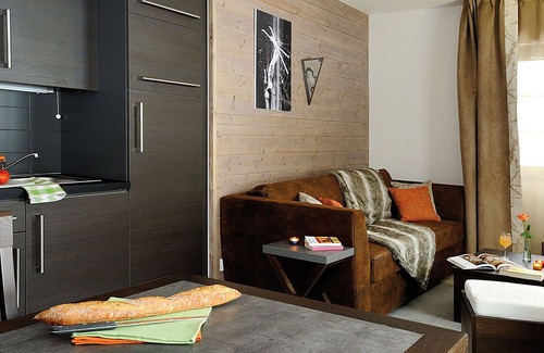Les Gets Apartment | Cosy apartment for 4 guests with pool, WIFI, TV, terrace and pets allowed