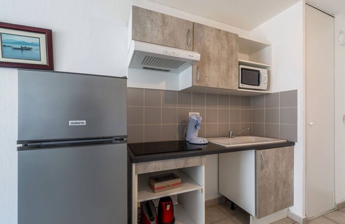 Narbonne Apartment | Cosy apartment for 4 people with TV and balcony