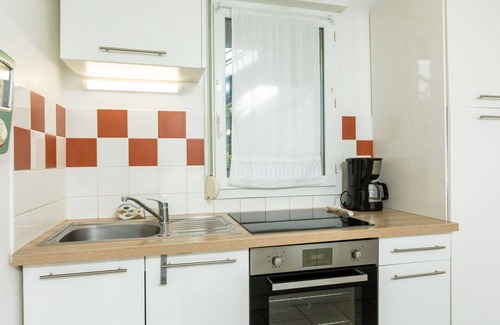 Pleurtuit Apartment | Cosy apartment for 4 guests with WIFI, TV and terrace