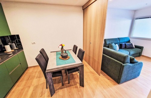 Verceia Apartment | Cosy apartment for 4 guests with WIFI, TV, patio, pets allowed and parking