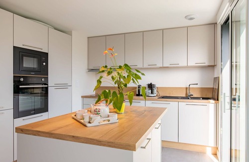 Nevez Apartment | Cosy apartment for 4 guests with WIFI, TV and balcony