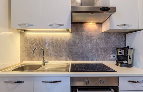 Dorio Apartment | Cosy apartment for 4 guests with WIFI, TV, balcony and panoramic view