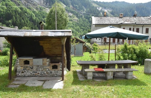 Isola Apartment | Cosy apartment for 4 guests with WIFI, TV, terrace and pets allowed