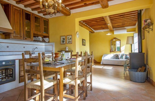 Fucecchio Apartment | Cosy apartment for 4 guests with A/C, WIFI, pool, balcony and pets allowed