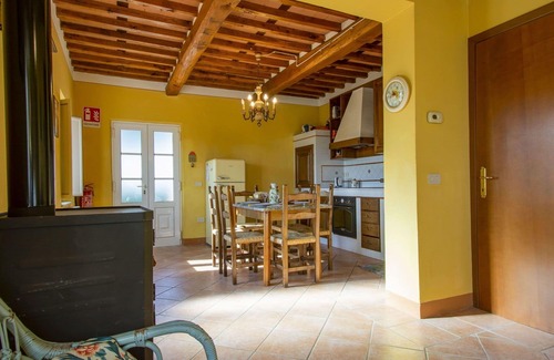 Fucecchio Apartment | Cosy apartment for 4 guests with A/C, WIFI, pool, balcony and pets allowed