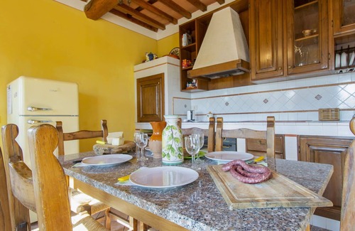 Fucecchio Apartment | Cosy apartment for 4 guests with A/C, WIFI, pool, balcony and pets allowed