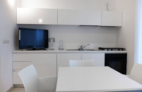 Marina di Vasto Apartment | Cosy apartment for 4 people with pool, WIFI, A/C, TV, patio and pets allowed
