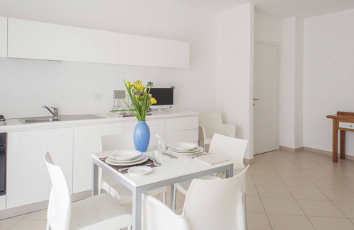 Marina di Vasto Apartment | Cosy apartment for 4 people with pool, WIFI, A/C, TV, patio and pets allowed