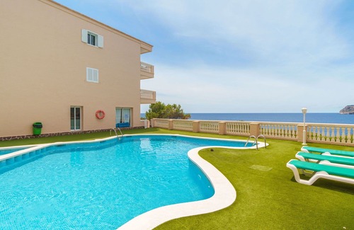 Andraitx Apartment | Cosy apartment for 4 people with pool, WIFI, A/C, TV and balcony