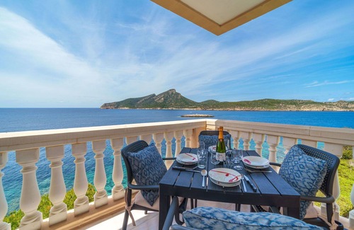 Andraitx Apartment | Cosy apartment for 4 people with pool, WIFI, A/C, TV and balcony