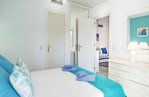 Elviria Apartment | Cosy apartment for 4 people with WIFI, pool, TV and terrace