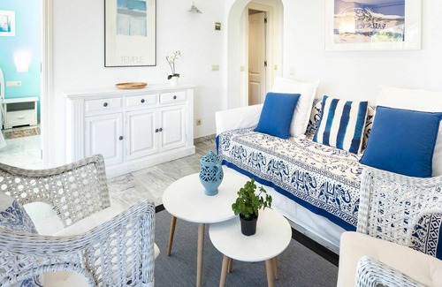 Elviria Apartment | Cosy apartment for 4 people with WIFI, pool, TV and terrace