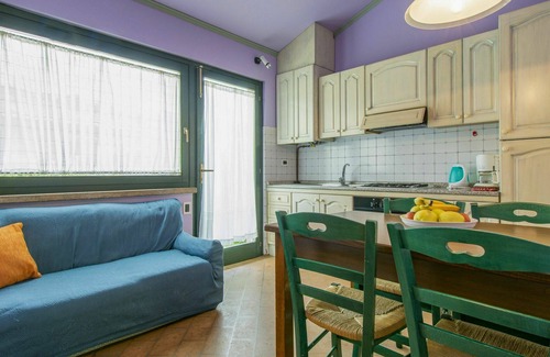 Vicopelago Apartment | Cosy apartment for 4 people with A/C, pool, TV, patio, pets allowed and panoramic view