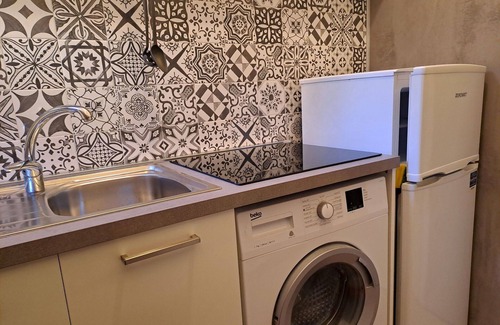 Pontedecimo Apartment | Cosy apartment for 4 people with A/C, WIFI, TV, balcony and panoramic view, close to Portofino