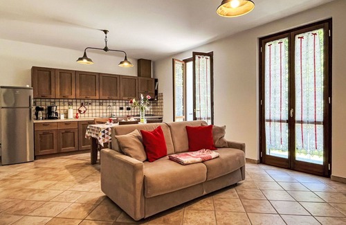 Savona Apartment | Cosy apartment for 5 guests with WIFI, TV, patio, pets allowed and panoramic view