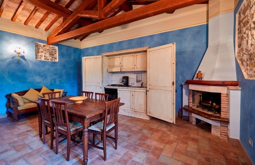 San Brizio Apartment | Cosy apartment for 5 guests with WIFI, pool, TV and pets allowed, close to Spoleto