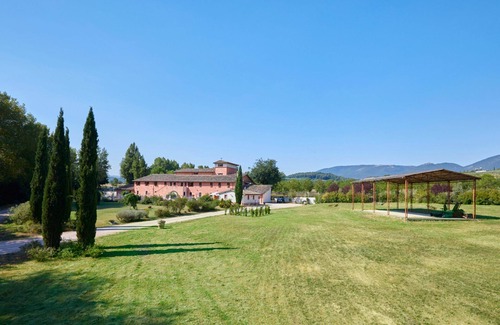 San Brizio Apartment | Cosy apartment for 5 guests with WIFI, pool, TV and pets allowed, close to Spoleto