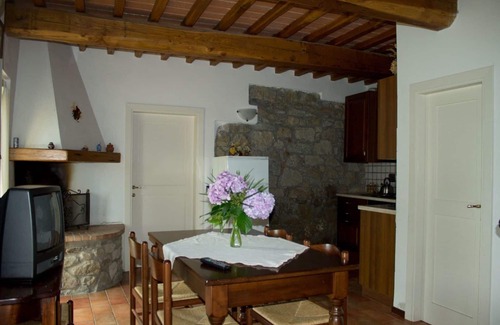 Pian di Sco Apartment | Cosy apartment for 5 people with WIFI, pool and TV